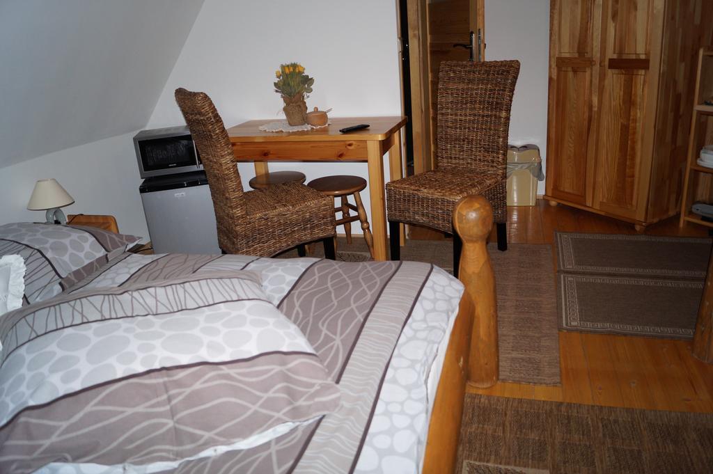 Apartamenty I Pokoje Rodzinne Czarna Gora Exterior photo
