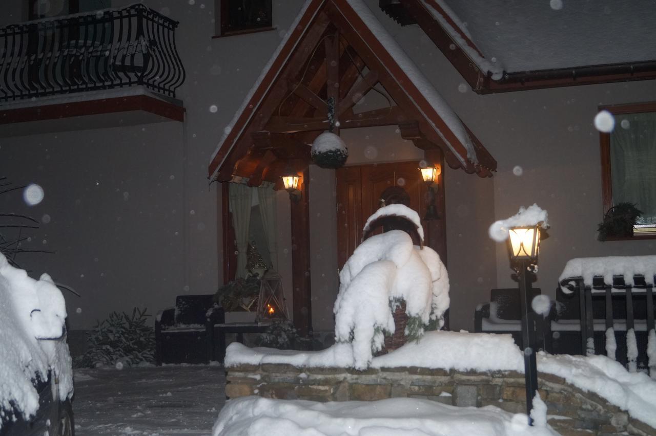 Apartamenty I Pokoje Rodzinne Czarna Gora Exterior photo